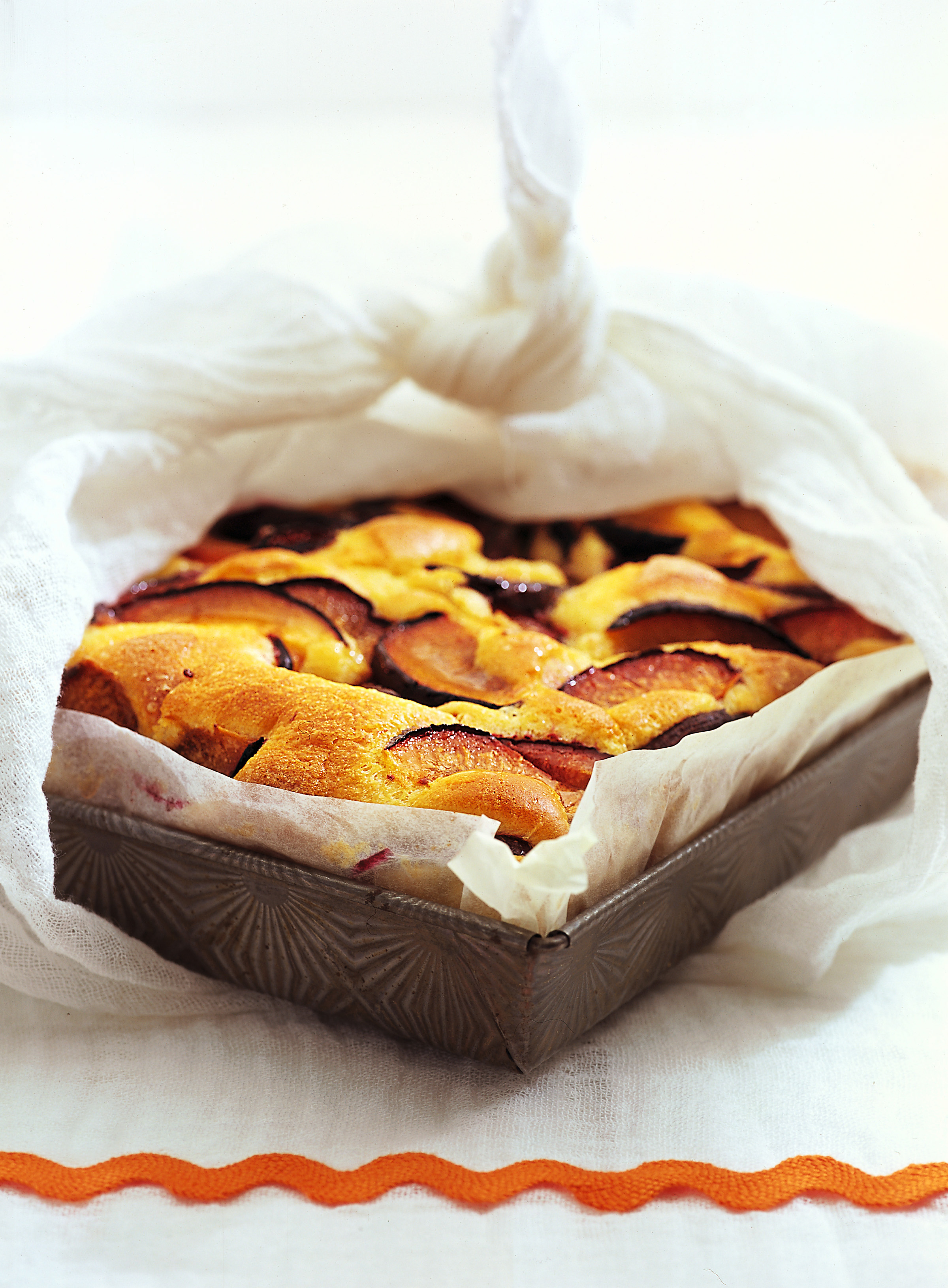 Ricetta Focaccia dolce con le prugne | Donna Moderna