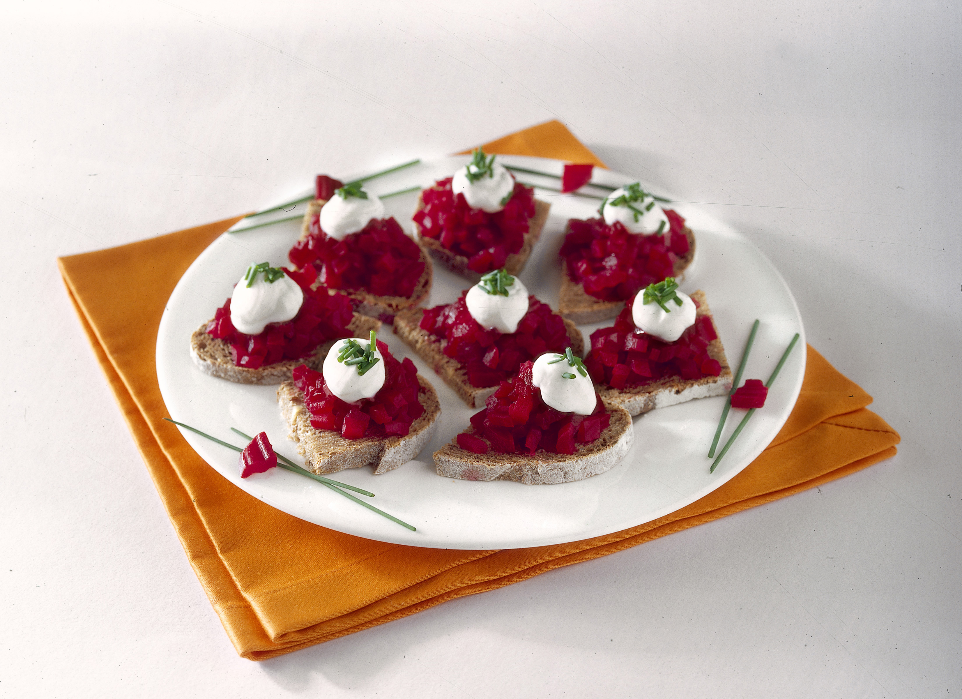 Ricetta Crostini di barbabietola | Donna Moderna