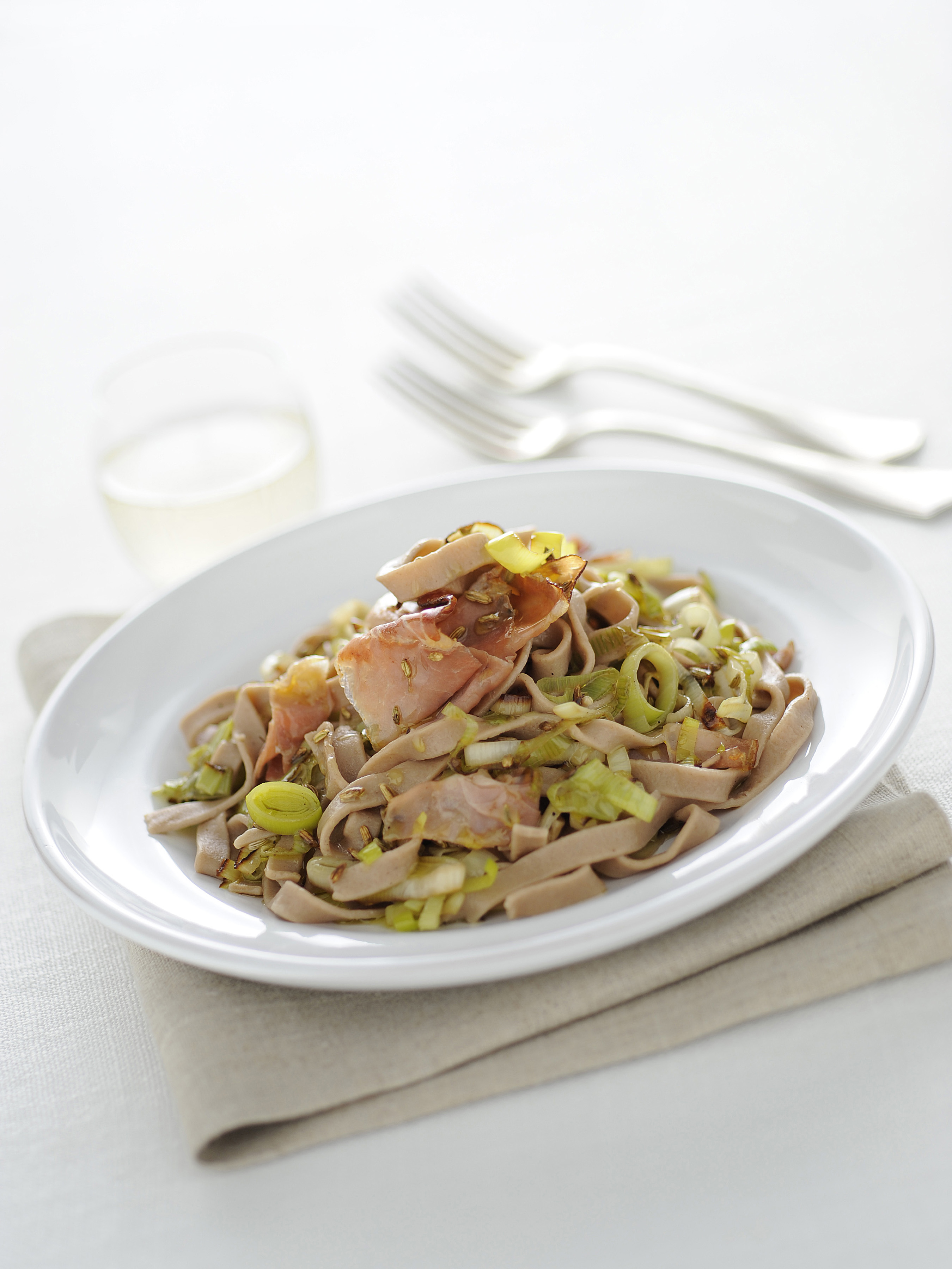 Tagliatelle ai funghi - Ricetta con funghi champignon Il ...