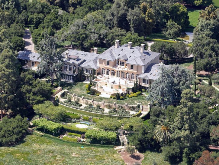 <p>È una vera e propria reggia quella della presentatrice americana Oprah Winfrey a Montecito</p>