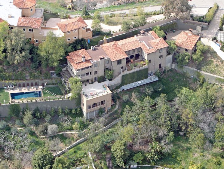 <p>Quanto avrà speso Mischa Barton per questa villa tra le colline di Beverly Hills? Ve lo diciamo noi: 12 milioni di dollari</p>