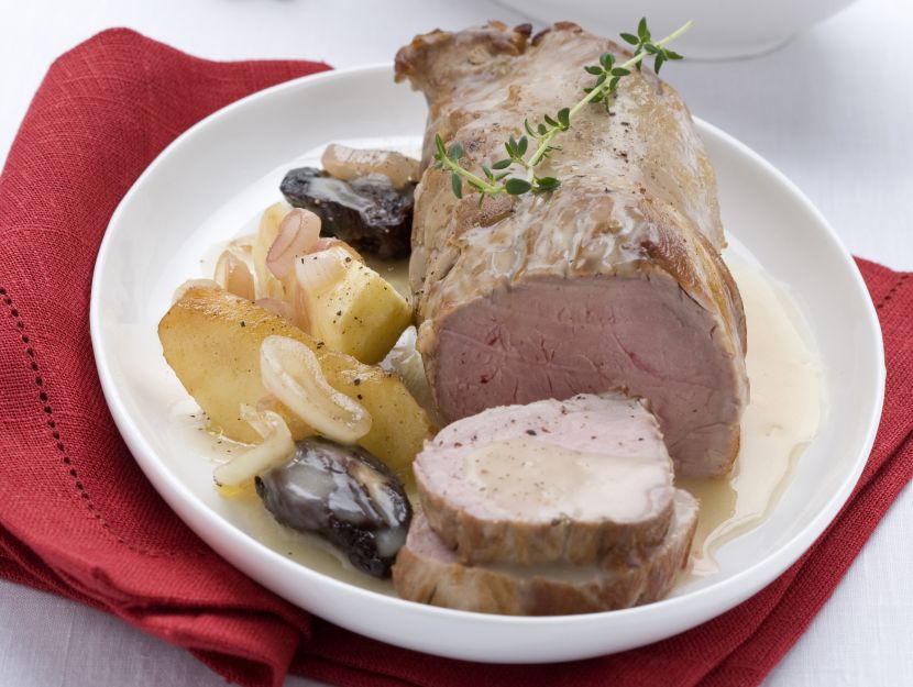 Ricetta Filetto di maiale con mele e prugne | Donna Moderna