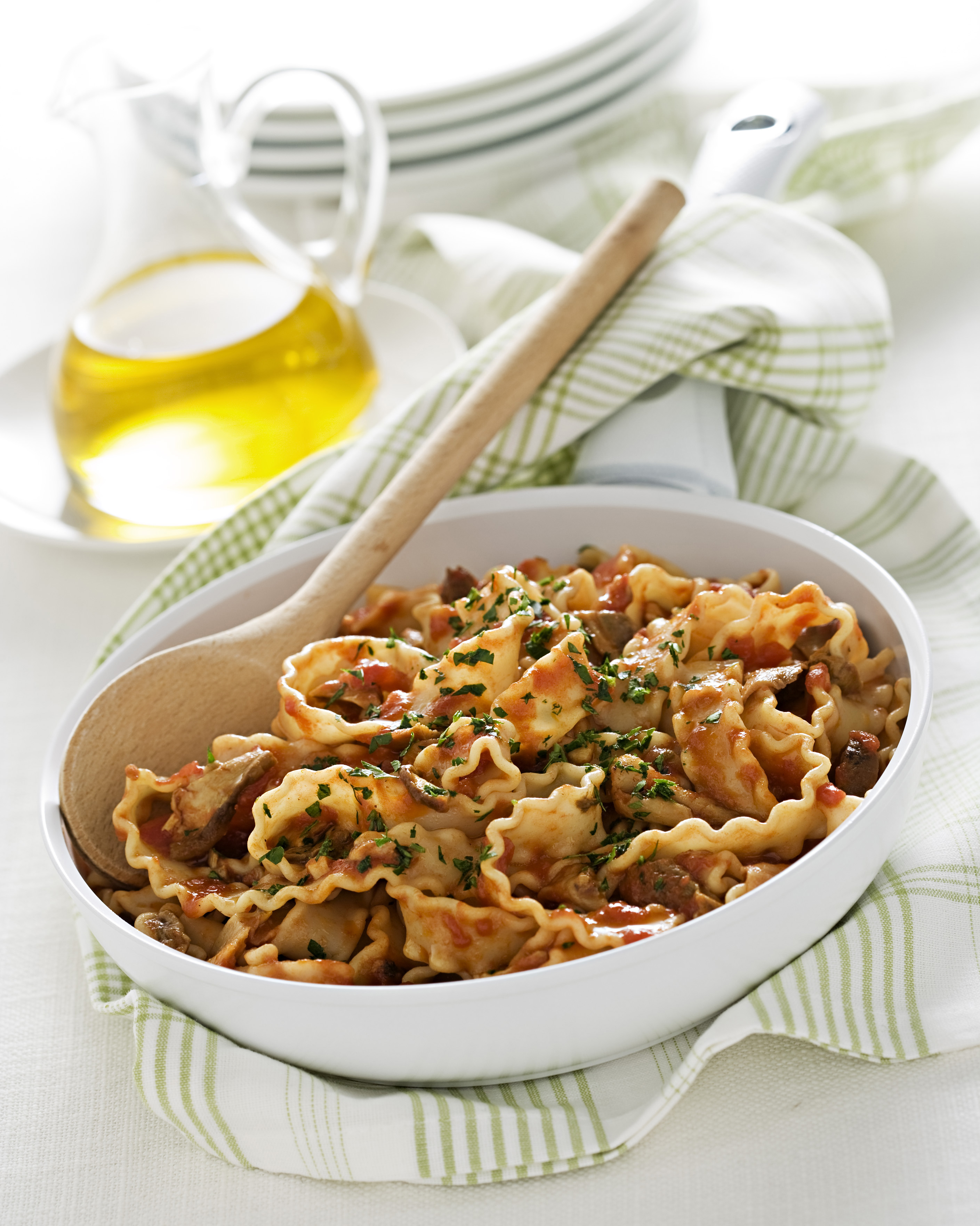 Ricetta Mafaldine con sugo ai funghi secchi | Donna Moderna