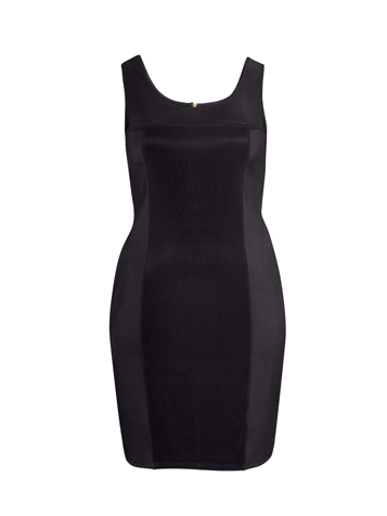 <p>Avresti bisogno di un abito nero aderente, ma allo stesso tempo confortevole?</p><p>L'abito in foto (H&M, € 34,95) potrebbe fare al caso tuo!</p><p>Corto e aderente in jersey <b>lucido </b>ha una vestibilità comoda e si presta ad essere sfruttato in tantissime occasioni eleganti oltre al natale.</p>