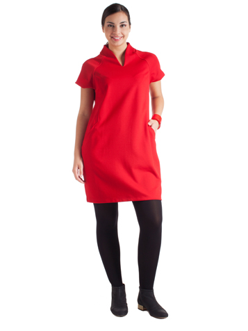 <p>Se ami il <b>rosso</b> e se avessi a disposizione un budget più alto, dai un'occhiata al modello in foto.</p><p>Si tratta di un <b><a href="https://www.donnamoderna.com/moda/tendenze/abito-per-essere-bella" id="__mce_tmp" target="_self">abito</a> </b>(Fiorella Rubino, € 99) a manica corte sfoderato in punto milano.</p><p>La linea è sartoriale e riprende i modelli anni sessanta dallo scollo a V.</p><p>Abbinalo a un cardigan nero e a delle <b><a href="https://www.donnamoderna.com/moda/accessori/decollete-colorate" target="_self">décolletté</a></b> di vernice nera.</p>