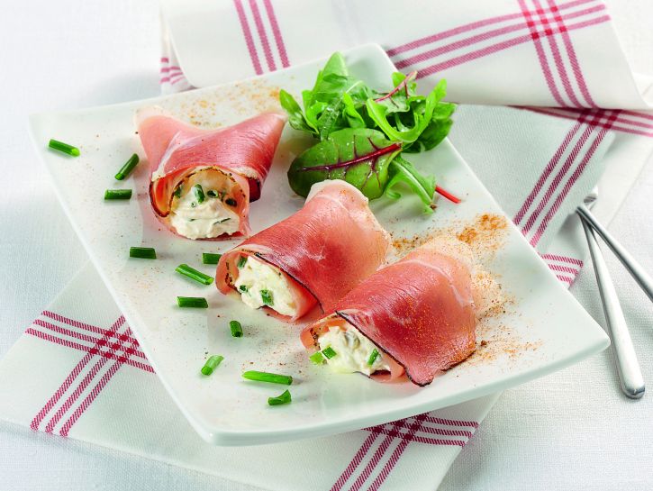 rotolini-di-speck-con-crema-di-robiola-725x545