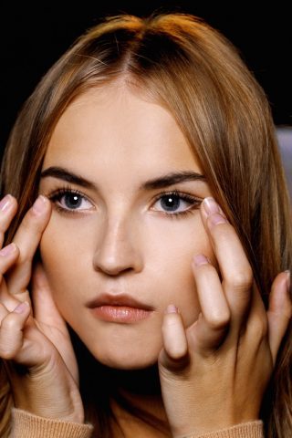 <p>Dalle creme ai consigli dermatologici: tutte le soluzioni per gli inestetismi specifici del contorno occhi</p>