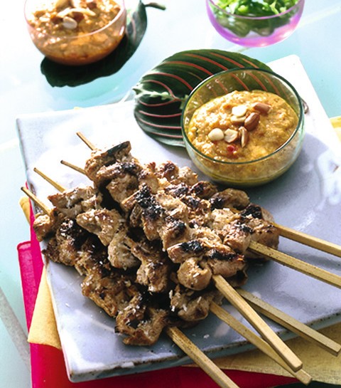 Ricetta Spiedini di maiale con salsa piccante | Donna Moderna