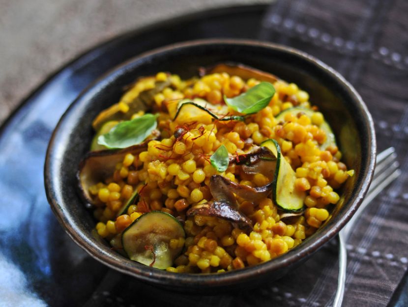 Ricetta Fregola allo zafferano con fiori di zucca | Donna ...