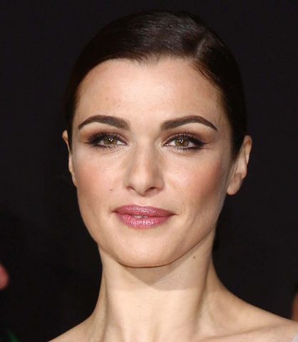 <p>L’affascinante moglie di James Bond fa parte – insieme a Kate Winslet ed Emma Thompson – della lega anti-ritocco.</p>