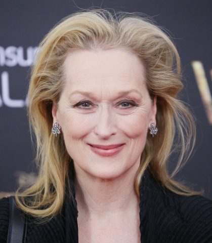 <p>Meryl Streep – secondo cui le persone che ricorrono al botox ottengono l’effetto contrario, attirando di più l'attenzione sui loro difetti – si è sempre detta contraria alla chirurgia plastica, preferendo invecchiare in modo del tutto naturale.</p>