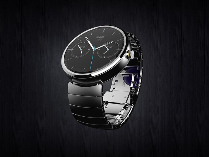 <p>Motorola non rimane a guardare e propone il <b>Moto 360</b>, un modello che unisce tecnologia e estetica. Semplice e essenziale, il dispositivo offre una vasta gamma di funzioni utili. Fra queste: la possibilità di eliminare le email senza toccare il telefono e di creare note. Funziona con Android Gear, il che lo esclude da tutta quella fetta di mercato di persone che possiedono uno smartphone Apple. Il prezzo varia a seconda dei materiali utilizzati, <b>dai 180 ai 300 euro</b> circa.</p>