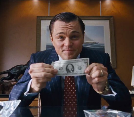 <p>“Lasciate che vi dica una cosa. Non c'è nobiltà nella povertà. Sono stato un uomo povero, e sono stato un uomo ricco. E scelgo di essere ricco tutta la vita.”</p><p>Questo è un film che DiCaprio ha fortemente voluto per sette anni, dal momento in cui lesse l’autobiografia di Jordan Belfort, il broker newyorchese che ha vissuto all’eccesso fino a quando non fu arrestato dall’FBI. Si tratta della quinta collaborazione con Scorsese che ha dichiarato che il film è nato dalla frustrazione nei confronti di un mondo finanziario senza regole. </p>