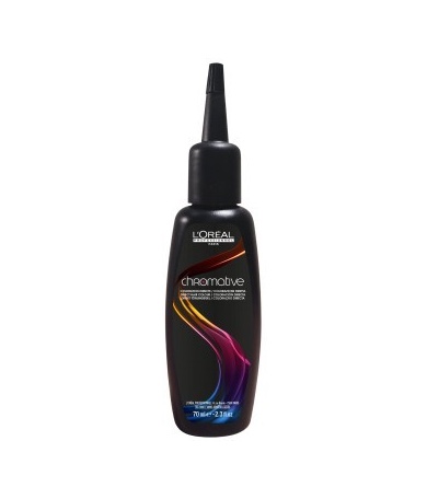<p><b>Colorazioni dirette per risultati ancora più leggeri</b></p><p data-mce-style="text-align: justify;" style="text-align: justify;">Un esempio di prodotto fai da te per la copertura dei capelli bianchi (quando sono davvero pochi!) è <b>Chromative</b> di <b>L'Oréal Professionnel</b> (in vendita nei negozi per parrucchieri). È una tinta ad acqua o colorazione diretta, si applica direttamente sui capelli lavati e tamponati, si lascia in posa per 20 minuti e si risciacqua senza lavare con lo shampoo. Scolora dopo qualche shampoo.<br></p>