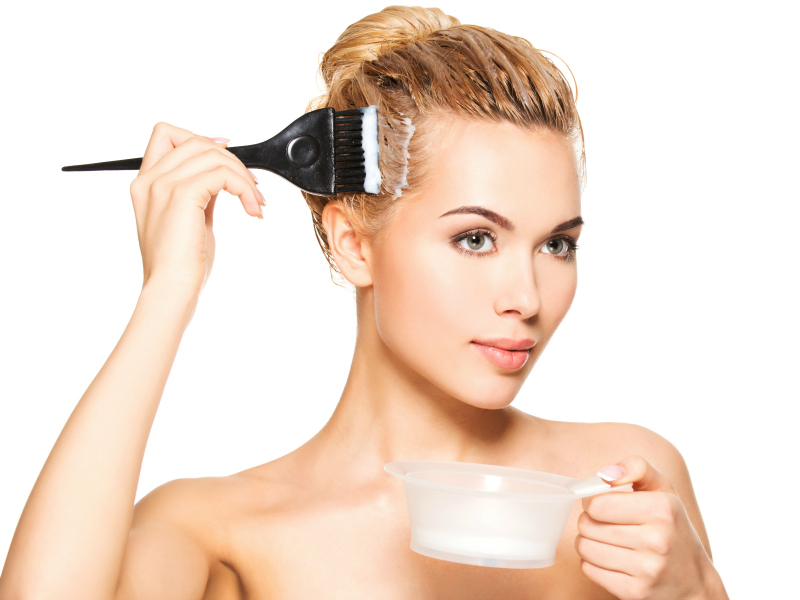 https://www.donnamoderna.com/wp-content/uploads/2016/07/4334702-colorazione-capelli.jpg