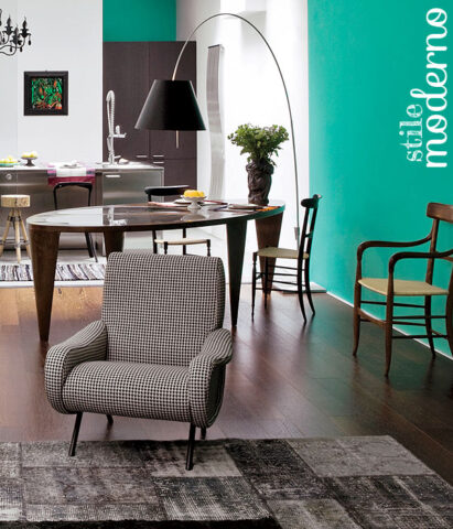 <p>Hai un <b>arredamento moderno</b> ma con toni caldi? Abbina alle tonalità del legno scuro dei mobili un <b>colore vivace</b> come il <b>turchese</b>, declinato nelle sfumature dal verde acqua allo smeraldo. Se imbianchi una sola parete ravvivi l'ambiente e doni <b>profondità alla stanza</b>.</p>