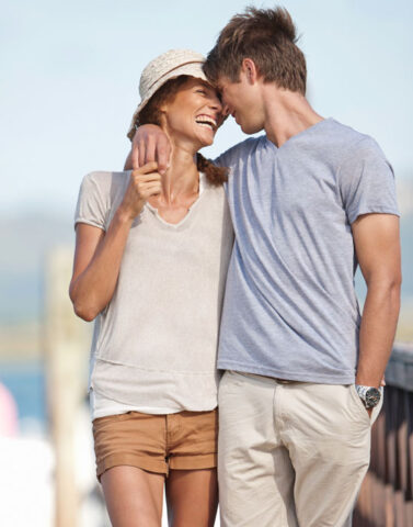 <p><i><b>Le ragioni del no</b> <b>e del sì</b></i></p><p> <i><b>No</b></i><br />"Io e il mio compagno stiamo bene, ci amiamo, nemmeno lui mi spinge ad una scelta che non sento: perché quindi dovrei assecondare il <b>desiderio</b> degli altri che mi chiedono continuamente cosa aspetto a regalargli un <b>figlio</b>?". Una coppia senza figli non è arida né è destinata a fallire, perché non è vero che senza un nuovo progetto non circolerebbe più l'amore tra i partner. Anzi, spesso si è <b>madre e padre</b> l'una dell'altro, scambiandosi i ruoli.</p><p> <i><b>Sì</b></i><br />L'arrivo di un <b>bambino</b> è uno scossone all'interno della <b>coppia</b>, anche quando il figlio è desiderato da entrambi. Si perde la condizione "unica" di compagni per diventare genitori. Alcune coppie non ce la fanno e non si sentiranno mai veramente felici come prima. Ma per molti altri la crisi passa indenne, anzi, l'arrivo di un bebè fa aumentare l'<b>amore</b> e la solidarietà. Chi desidera fortemente un figlio, è pronta a mettere in gioco anche la propria <b>vita di coppia</b>. E comunque arriva il momento dove la vita a due non basta più.</p><p><a href="https://www.donnamoderna.com/mamme/neonato/coppia-superare-crisi-nascita-figlio" target="_self"><b>Crisi di coppia dopo la nascita del bebè? I consigli per superarla</b></a></p>