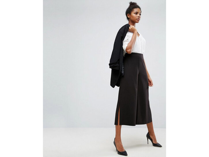 <p>Preferisci andare sul classico? Il nero è il colore che fa per te e risolve qualsiasi incertezza di look. Prova il modello con spacchi laterali per un risultato elegantissimo (<b>ASOS</b>)</p>