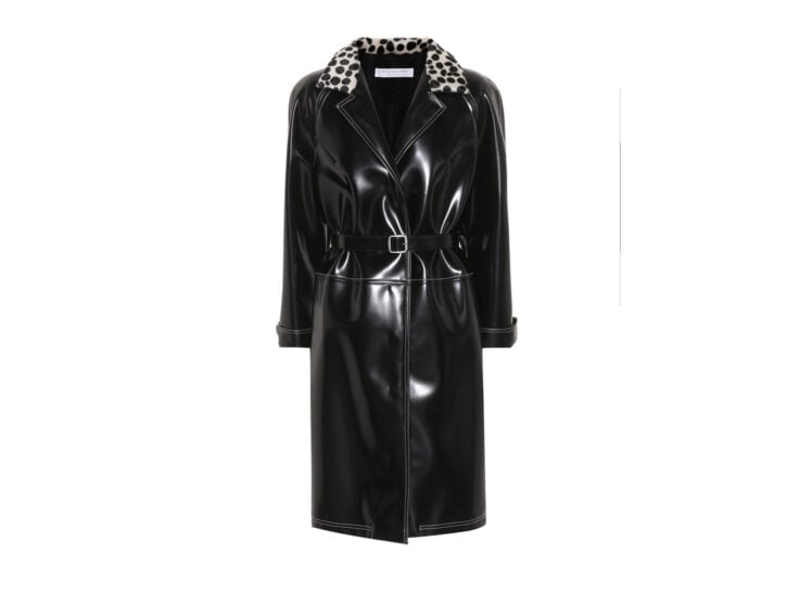 <p>Cappotto nero con collo animalier (PHILOSOPHY DI LORENZO SERAFINI)</p>