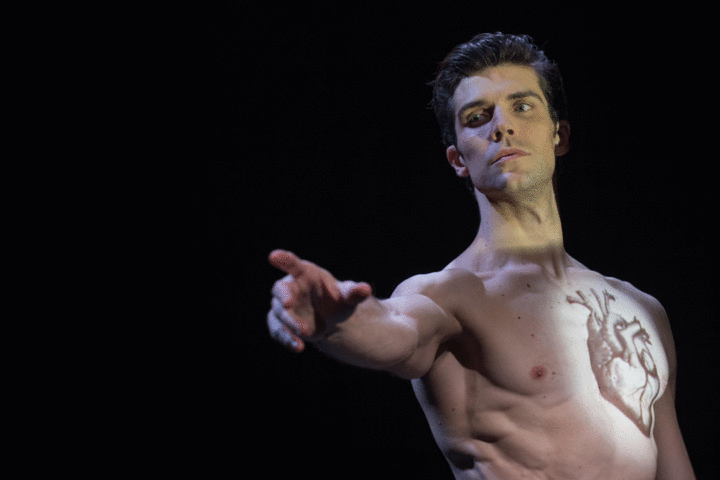 Incontri un ballerino maschile