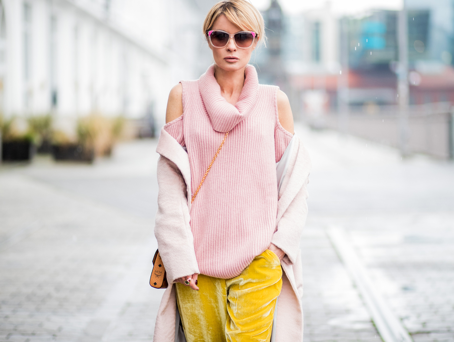 maglia con piume zara