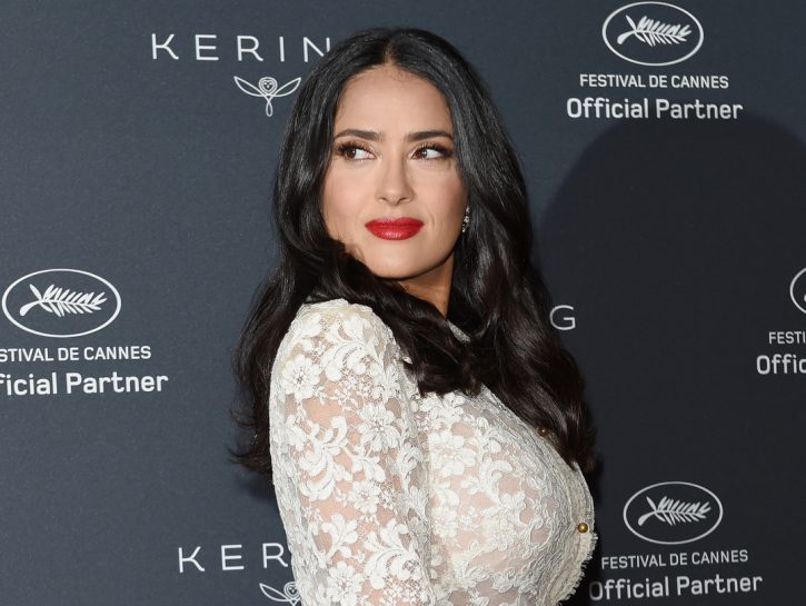 <p>La bellissima attrice Salma Hayek non manca mai di mettere in risalto il suo seno prosperoso</p>