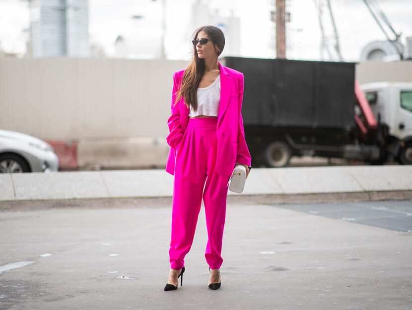 <p>Total look fucsia fluo con maxi blazer</p>