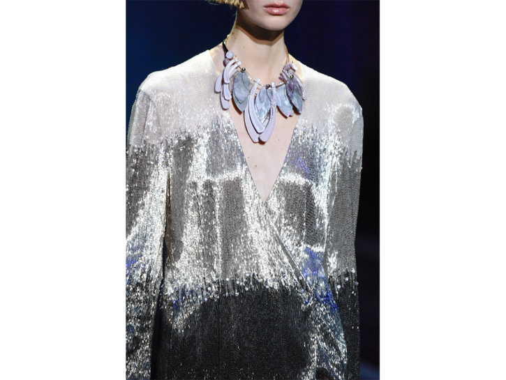 <p>Collana con pietre colore lavanda di Giorgio Armani</p>