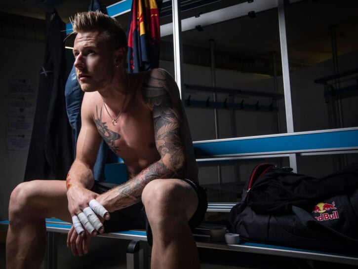 <p>Ivan Zaytsev ha giocato a Perugia, Roma, Latina, Macerata e, all’estero, nella Dinamo Mosca. In Nazionale ha esordito nel 2008 dopo aver ottenuto la cittadinanza italiana</p>