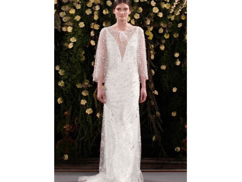 <p>Abito con mantella (JENNY PACKHAM)</p>