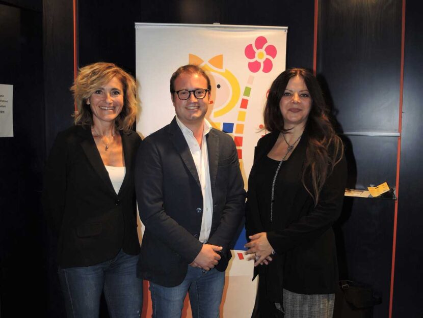 <p>La nostra Barbara Rachetti con gli altri vincitori del Premio giornalistico Benedetta d'Intino: Alina Di Mattia e Alessio Lasta.</p>