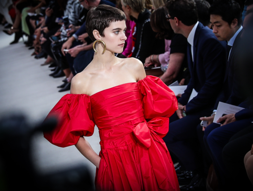 <p>Eleganza e raffinatezza negli abiti primavera estate 2019 di Valentino</p>