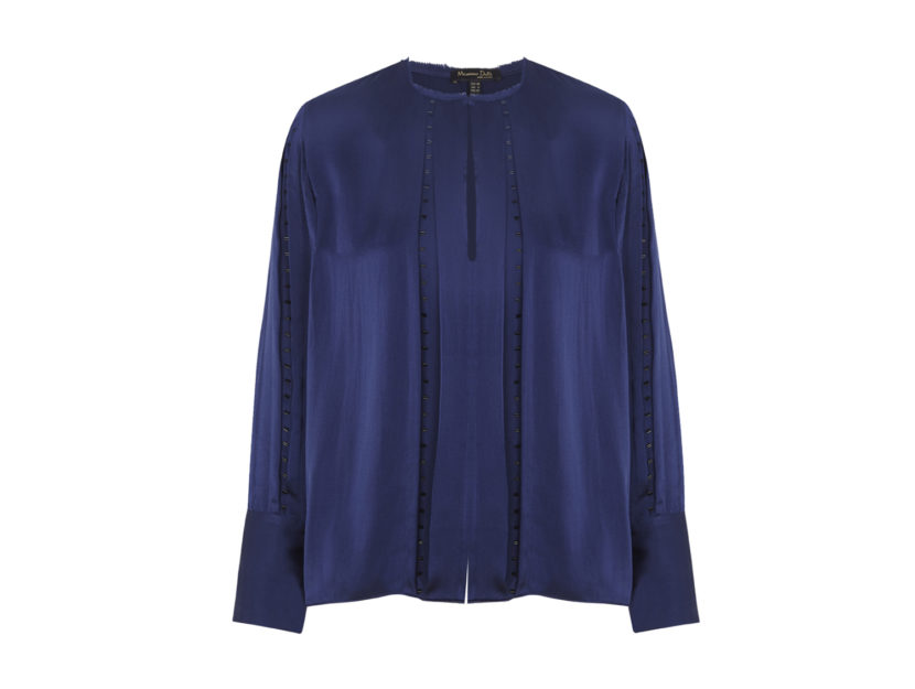 <p>Blusa in seta blu con applicazioni (MASSIMO DUTTI)</p>