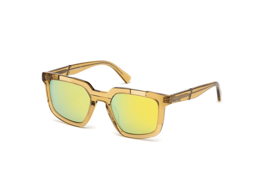 <p>Occhiali da sole con lenti sfumate e multicolore (DIESEL)</p><p><em>Credits: Marcolin</em></p>
