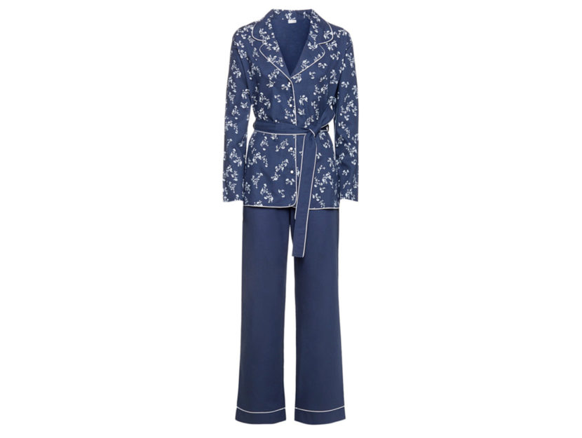 <p>Pigiama lungo blu scuro con cintura (YAMAMAY)</p>