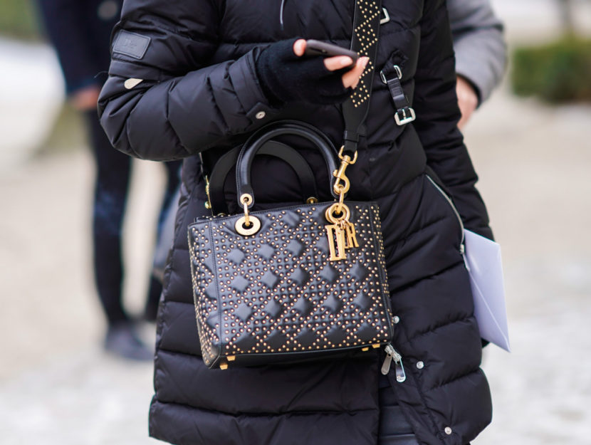 <p>Total black per il piumino super elegante </p>