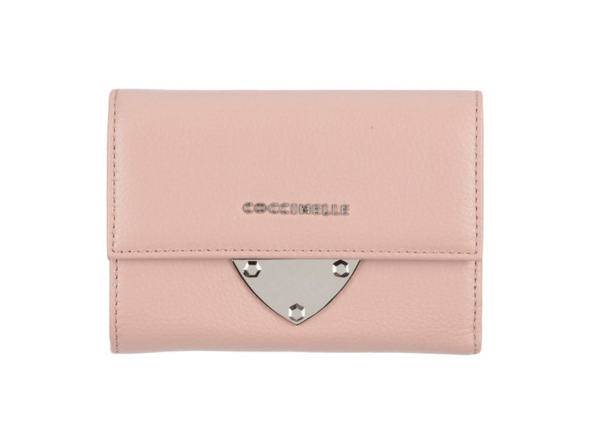 <p>Portafoglio monocromo con logo (COCCINELLE)</p><p><em>Credits: Coccinelle</em></p>
