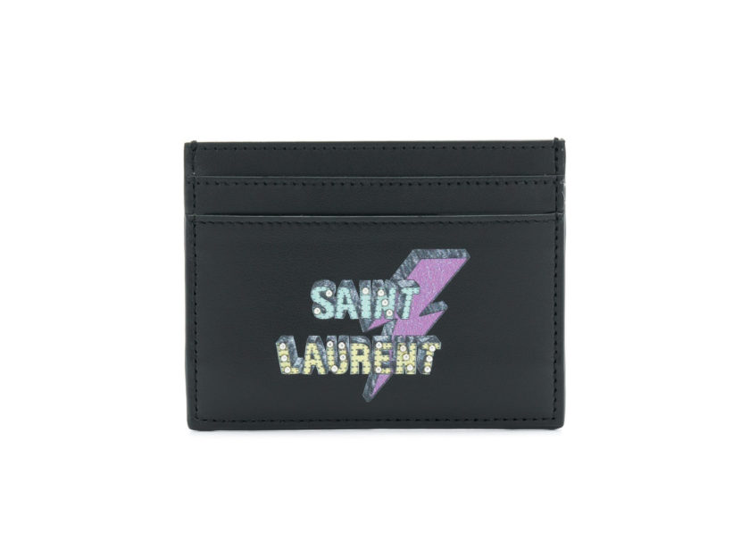 <p>Portacarte nero con stampa (SAINT LAURENT)</p><p><em>Credits: Saint Laurent</em></p>