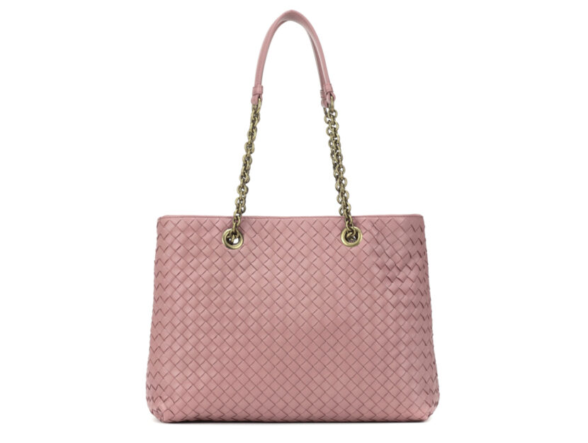 <p>Shopping bag total pink con dettaglio metal (BOTTEGA VENETA)</p>