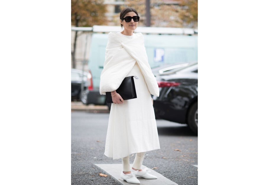 <p>Total white con cappa di piumino soft</p><h2 style="text-align: justify;" data-mce-style="text-align: justify;"><br></h2>