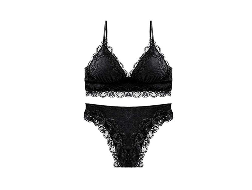 <p>Completo reggiseno e slip in pizzo (AWAKA LINGERIE)</p>
