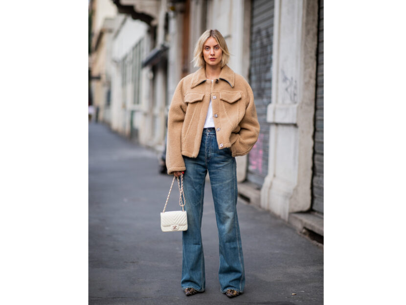 <p>Il teddy coat corto ben si sposa con i jeans </p>