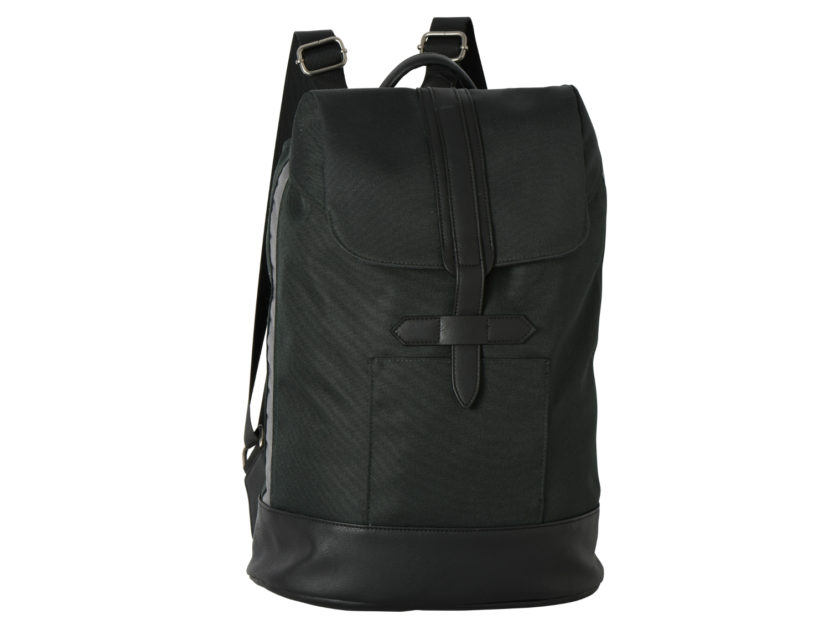 <p>Zaino total black con inserti in pelle (KIABI)</p>