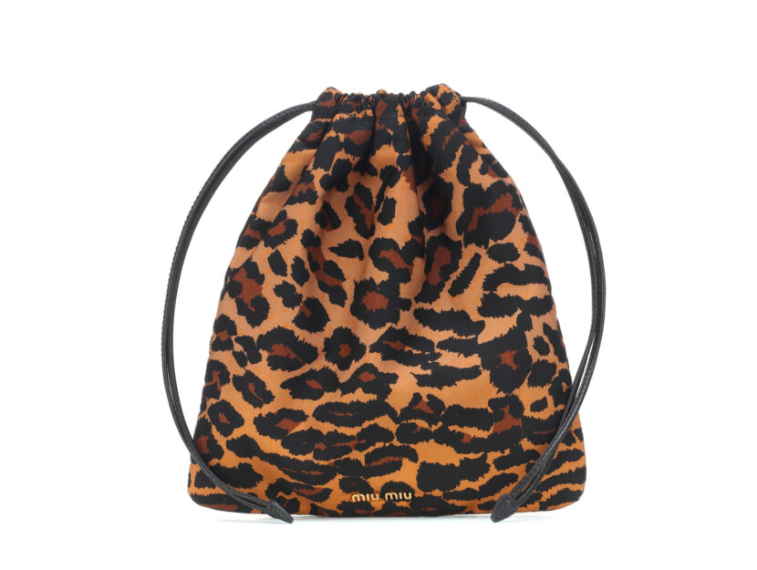 <p>Borsa a forma di sacca con stampa animalier (MIU MIU)</p>