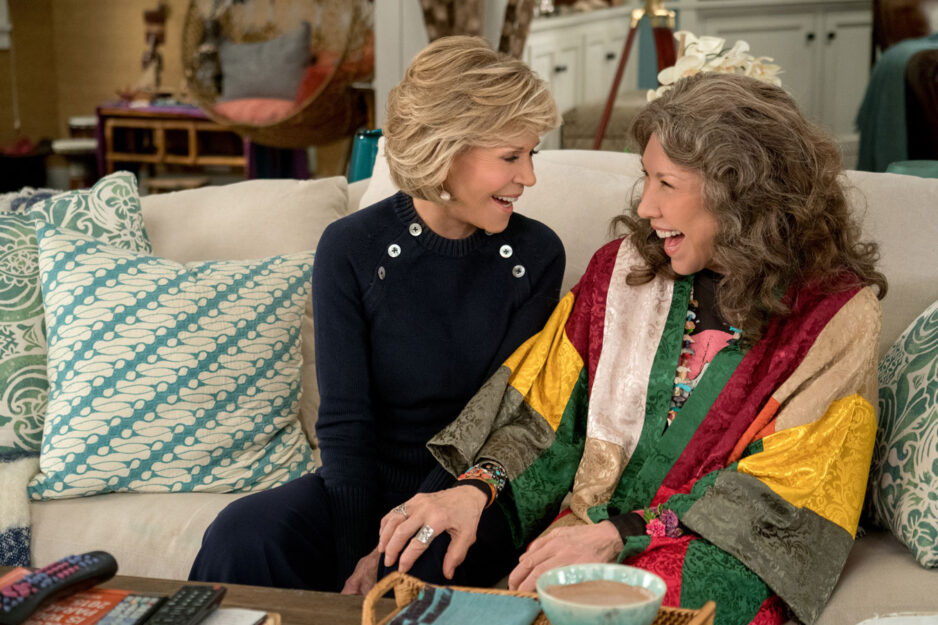 <p>Jane Fonda è la protagonista insieme a Lily Tomlin della seguitissima serie tv di Netflix "Grace e Frankie". Al centro della storia due settantenni lasciate dai mariti che hanno fatto coming out e che si sono sposati tra di loro. La quinta stagione della serie è in onda ma Netflix ha già confermato l’arrivo della sesta</p>