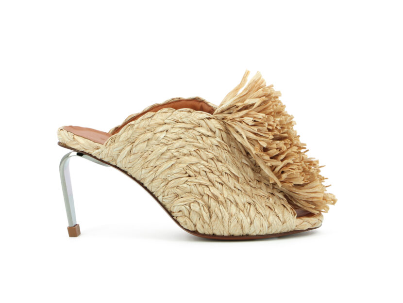 <p><span>Mules in raffia con tacco a spillo (CLERGERIE)</span></p>