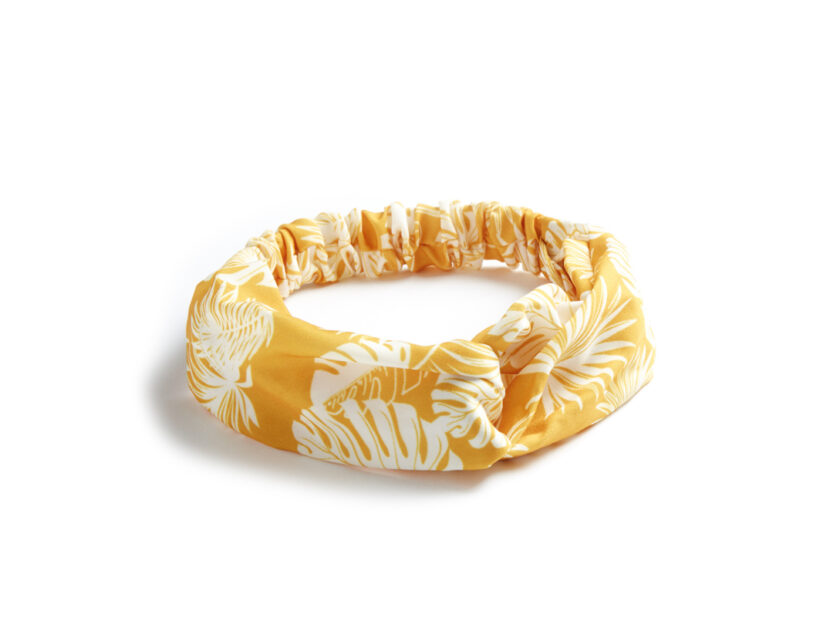 <p>Foulard con la stampa tropical giallo ocra (PRIMARK)</p>