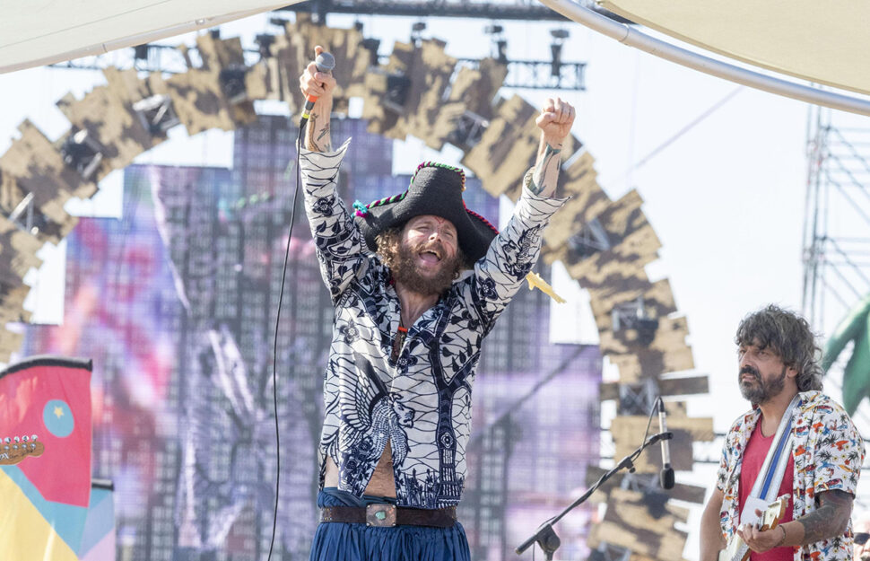 <p>Lorenzo a Viareggio durante il suo tour estivo, luglio 2019. Foto ANSA/CLAUDIO GIOVANNINI</p>