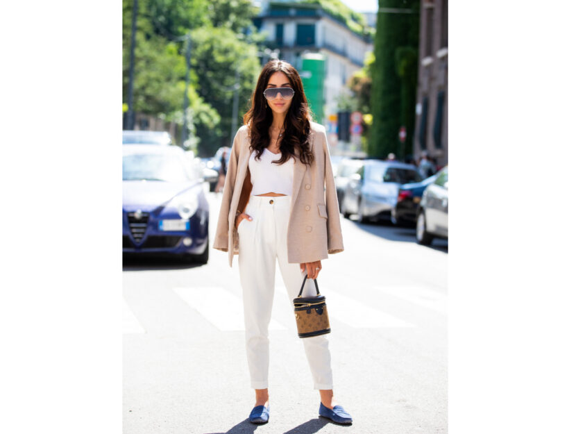 <p>I mocassini si portano all day long e sdrammatizzano un look serioso</p>