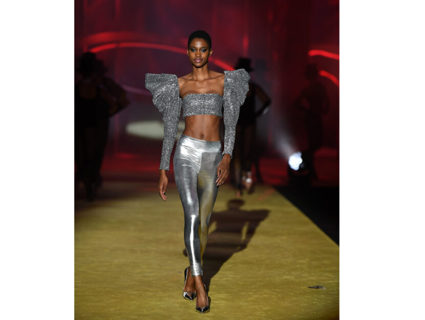 <p>I leggings super scintillanti dalle nuance metallizate</p>